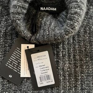 Cashmere sweater/ smoke free home/ new